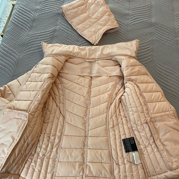London Fog puffer coat size XS. Bubblegum pink. - Picture 3 of 9